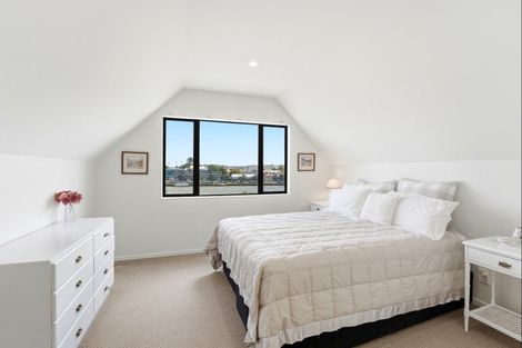 Photo of property in 5b Putiki Drive, Durie Hill, Whanganui, 4500