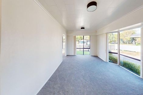 Photo of property in 5 Essex Place, Milson, Palmerston North, 4414