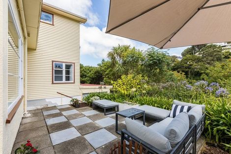 Photo of property in 2 The Rigi, Northland, Wellington, 6012