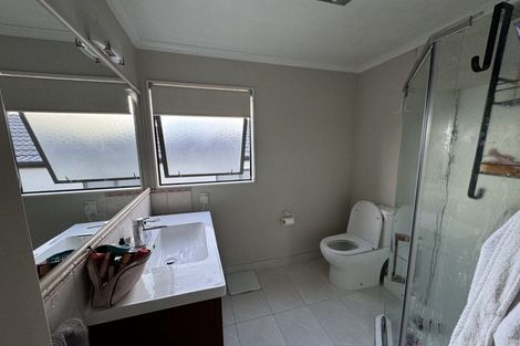 Photo of property in 2/26a Dallinghoe Crescent, Milford, Auckland, 0620