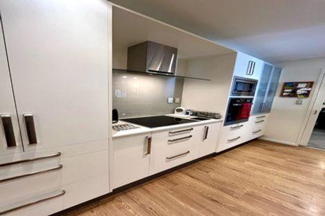 Photo of property in Highwic, 2/32 Hobson Street, Thorndon, Wellington, 6011