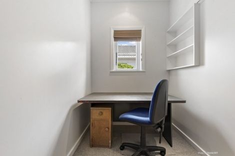 Photo of property in 10 Wayside, Miramar, Wellington, 6022