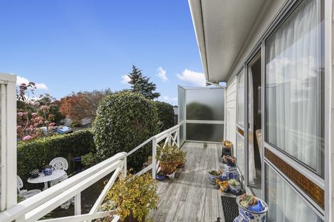 Photo of property in 154 Govett Avenue, Frankleigh Park, New Plymouth, 4310