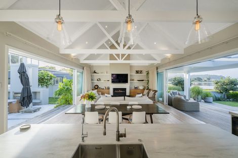 Photo of property in 14 Bay View Terrace, Tairua, 3508