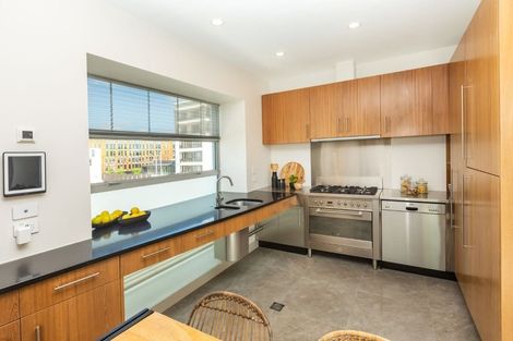 Photo of property in Braemar Apartments, 6/2 Cranmer Square, Christchurch Central, Christchurch, 8013