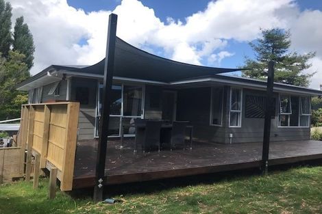 Photo of property in 77 Brian Crescent, Stanmore Bay, Whangaparaoa, 0932