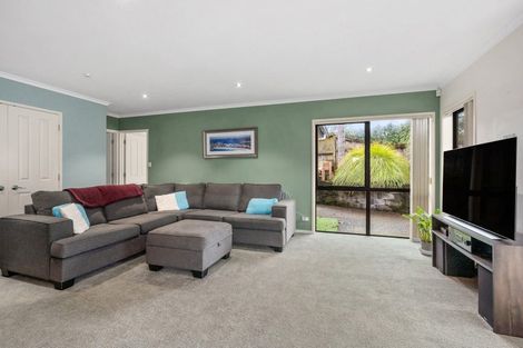 Photo of property in 60 Cabeleigh Drive, Helensville, 0800