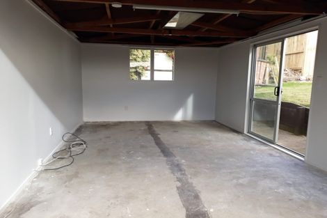 Photo of property in 5 Arlette Place, Massey, Auckland, 0614