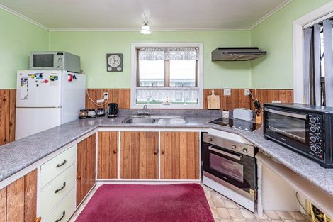 Photo of property in 76 Cornfoot Street, Castlecliff, Whanganui, 4501