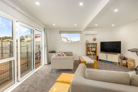 Photo of property in 14 Walton Road, Paraparaumu Beach, Paraparaumu, 5032