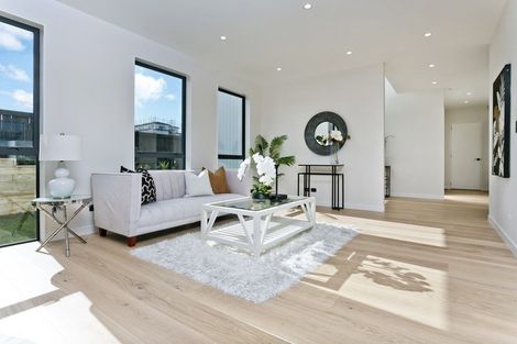 Photo of property in 2 Fender Place, Long Bay, Auckland, 0630