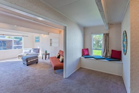 Photo of property in 8 Andrew Street, Waikanae, 5036