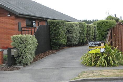 Photo of property in 2/32 Anglesea Avenue, Parklands, Christchurch, 8083