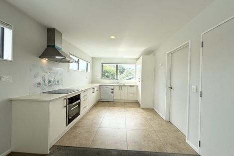 Photo of property in 16 Normandy Place, Henderson, Auckland, 0610