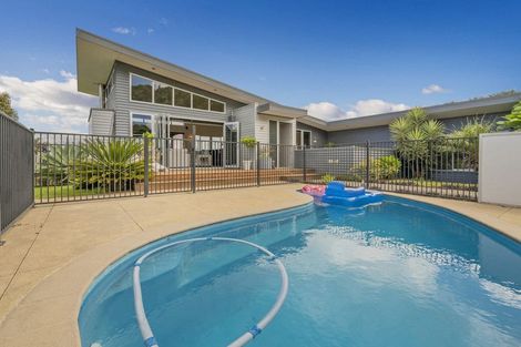 Photo of property in 50 Tarapatiki Drive, Whitianga, 3510