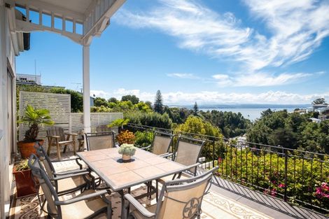 Photo of property in 11 Lincoln Road, Bluff Hill, Napier, 4110