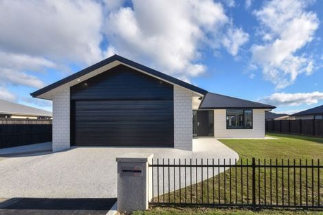 Photo of property in 97 Wingatui Road, Mosgiel, 9024