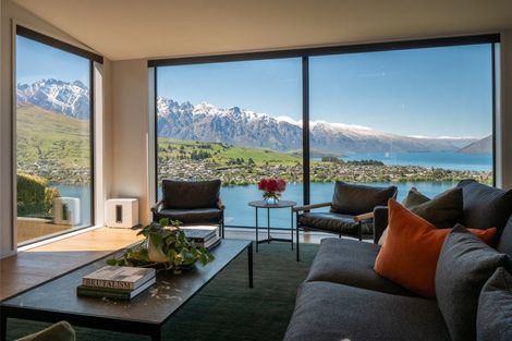 Photo of property in 92 Hensman Road, Queenstown, 9300
