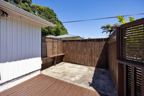 Photo of property in 15 Awanui Street, Merrilands, New Plymouth, 4312
