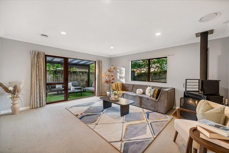 Photo of property in 90a Colwill Road, Massey, Auckland, 0614