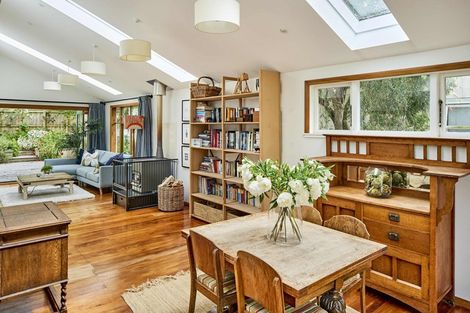 Photo of property in 20 Airlie Road, Plimmerton, Porirua, 5026