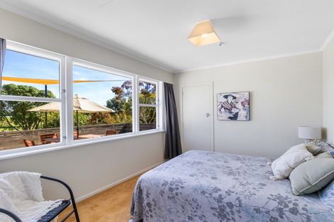 Photo of property in 6 Muhunoa West Road, Ohau, Levin, 5570