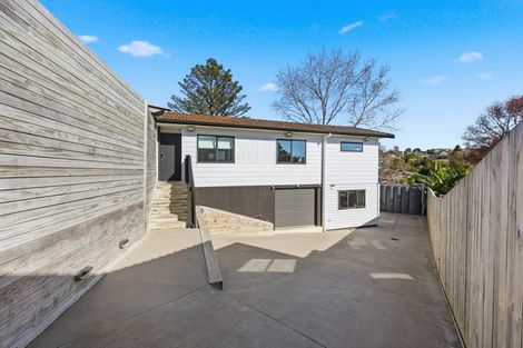 Photo of property in 64 Robbies Road, Shelly Park, Auckland, 2014