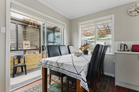 Photo of property in 28 Miro Street, Castlecliff, Whanganui, 4501