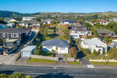 Photo of property in 9 Roy Street, Tawa, Wellington, 5028