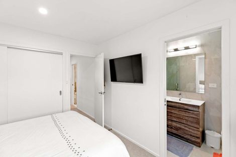 Photo of property in 15c Arney Road, Ranui, Auckland, 0612