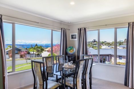 Photo of property in 41 Kinder Street, Acacia Bay, Taupo, 3330