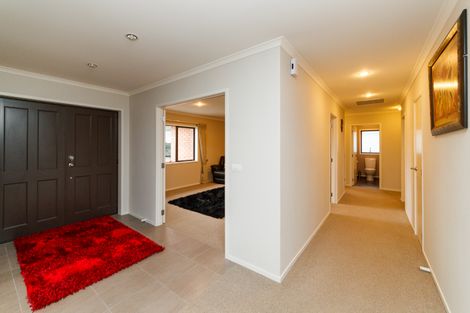 Photo of property in 33 Silkwood Place, Fitzherbert, Palmerston North, 4410