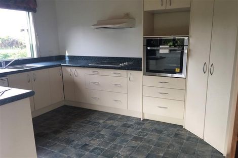 Photo of property in 1373 Devon Road, Brixton, Waitara, 4382