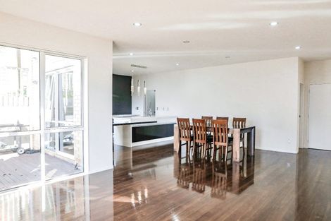 Photo of property in 21 Loughros Place, Pinehill, Auckland, 0632