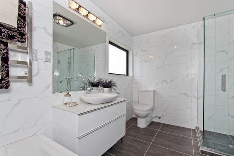 Photo of property in 117 Flat Bush School Road, Flat Bush, Auckland, 2019