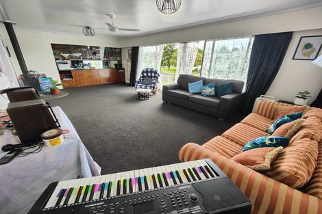 Photo of property in 8 Adams Place, Te Kamo, Whangarei, 0112