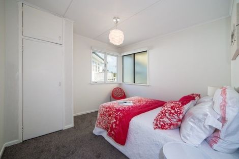 Photo of property in 115 Woodglen Road, Glen Eden, Auckland, 0602