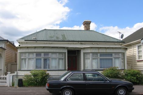 Photo of property in 30 Queens Parade, Devonport, Auckland, 0624