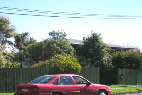 Photo of property in 215 Bucklands Beach Road, Bucklands Beach, Auckland, 2012