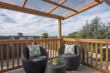 Photo of property in 1/57 Coronation Road, Hillcrest, Auckland, 0627