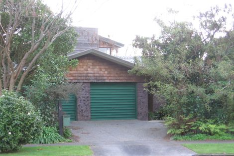 Photo of property in 12 Earl Place, Hokowhitu, Palmerston North, 4410