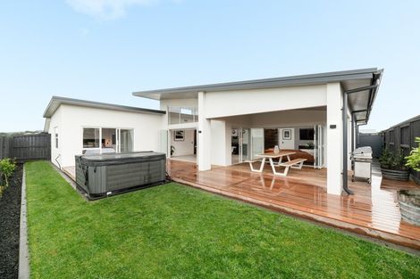 Photo of property in 141 Penetaka Heights, Pyes Pa, Tauranga, 3112