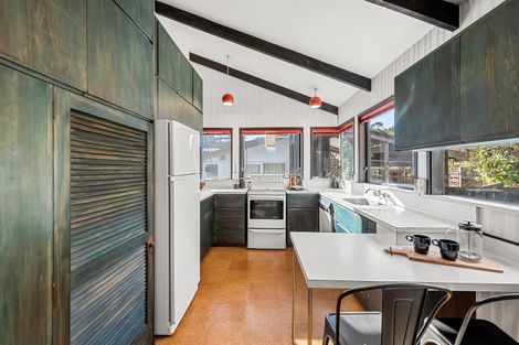 Photo of property in 8 Freemans Way, Pinehaven, Upper Hutt, 5019