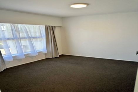 Photo of property in 2/23 Waitemata Road, Hauraki, Auckland, 0622