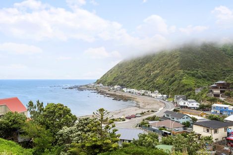 Photo of property in 3/6 Robertson Street, Owhiro Bay, Wellington, 6023