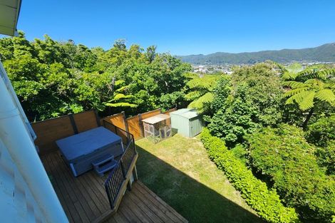 Photo of property in 11 Onehuka Road, Tirohanga, Lower Hutt, 5010