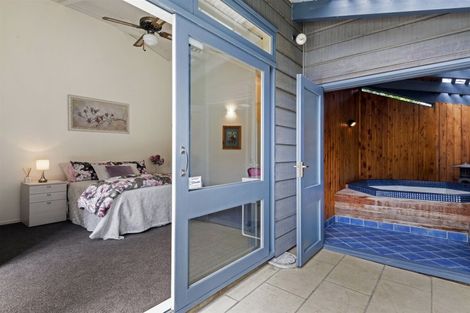 Photo of property in 3/130 Beach Road, Castor Bay, Auckland, 0620