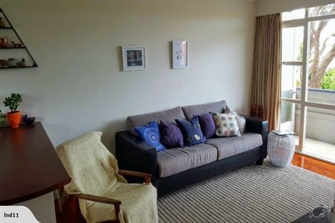 Photo of property in 5/77 Old Lake Road, Narrow Neck, Auckland, 0624