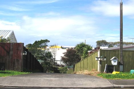 Photo of property in 16 Riserra Drive, Ranui, Auckland, 0612