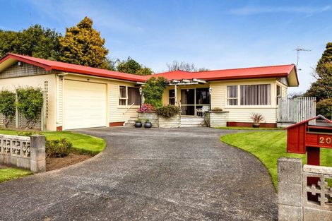 Photo of property in 16 Hunter Street, Hawera, 4610